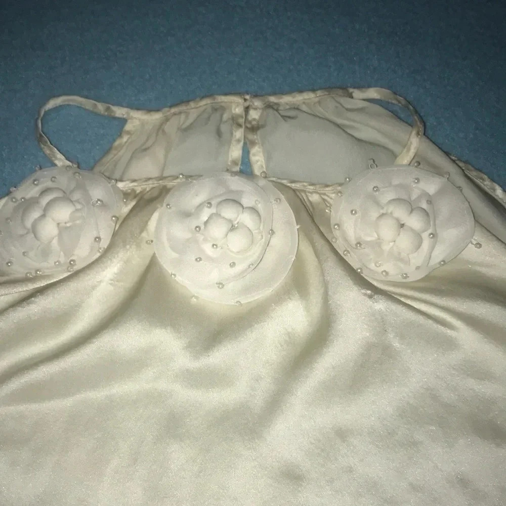 UNBRANDED satin/silk beautiful rosettes embellished spaghetti strap tank size M